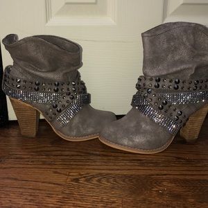 Heel boots
